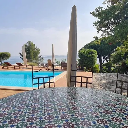 Sea View Private Pool Large Shaded Garden דירה *